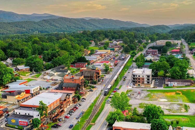 Unwinding in The Picturesque Town of Ellijay